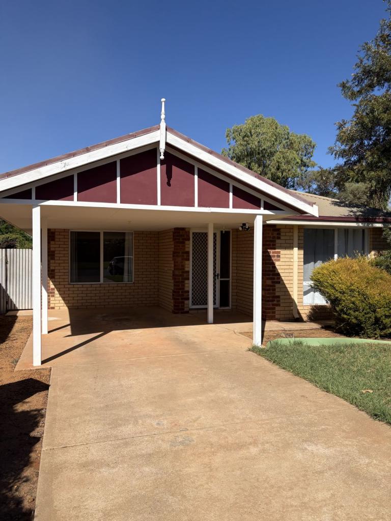 10b Carlyle Ct, Boulder, WA 6432