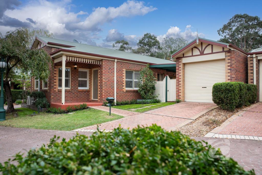 6 Exell Mews, Berwick, VIC 3806