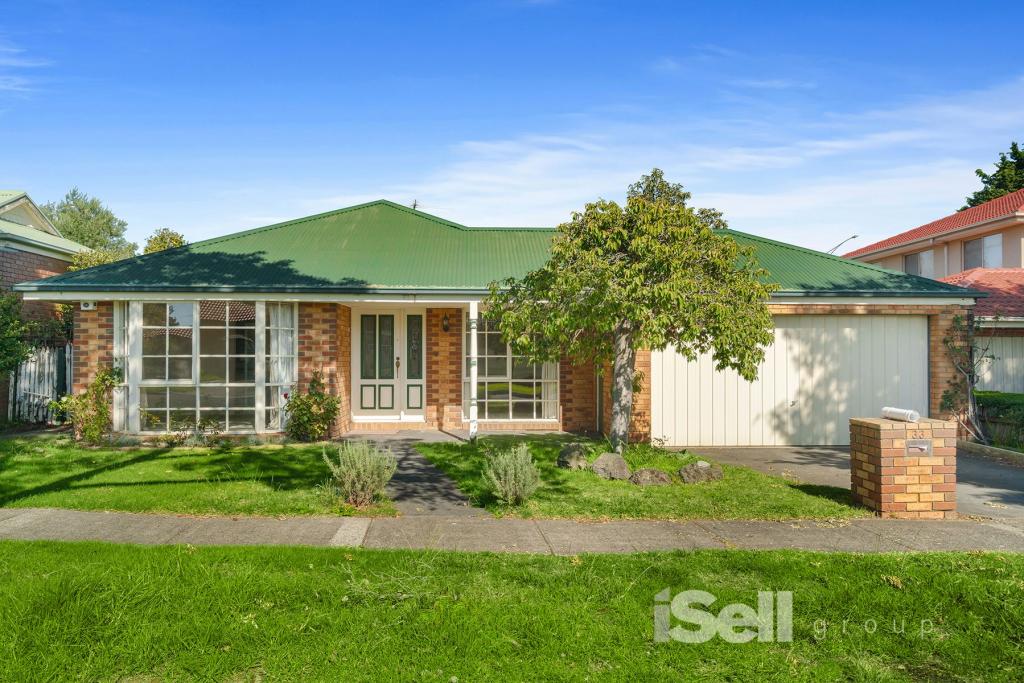 33 Hedgeley Dr, Berwick, VIC 3806