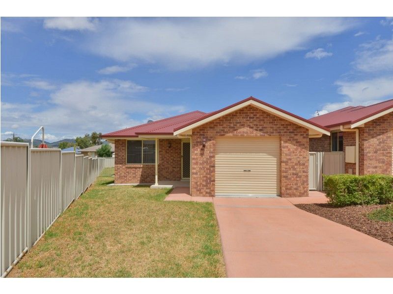 6b Iris Cl, Kootingal, NSW 2352