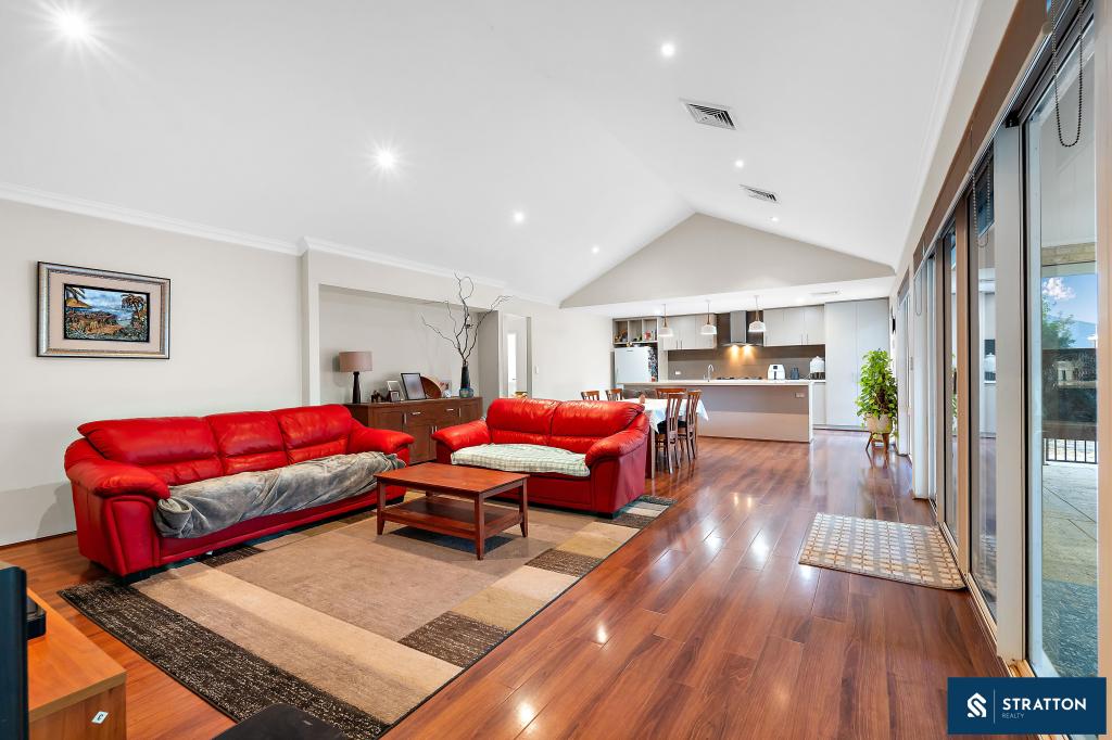 22 Hazewinkel Gdns, Champion Lakes, WA 6111