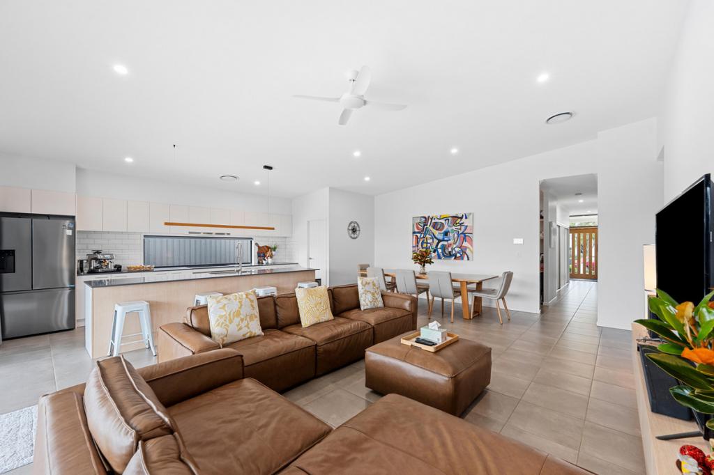 31 Poinciana Ave, Nirimba, QLD 4551