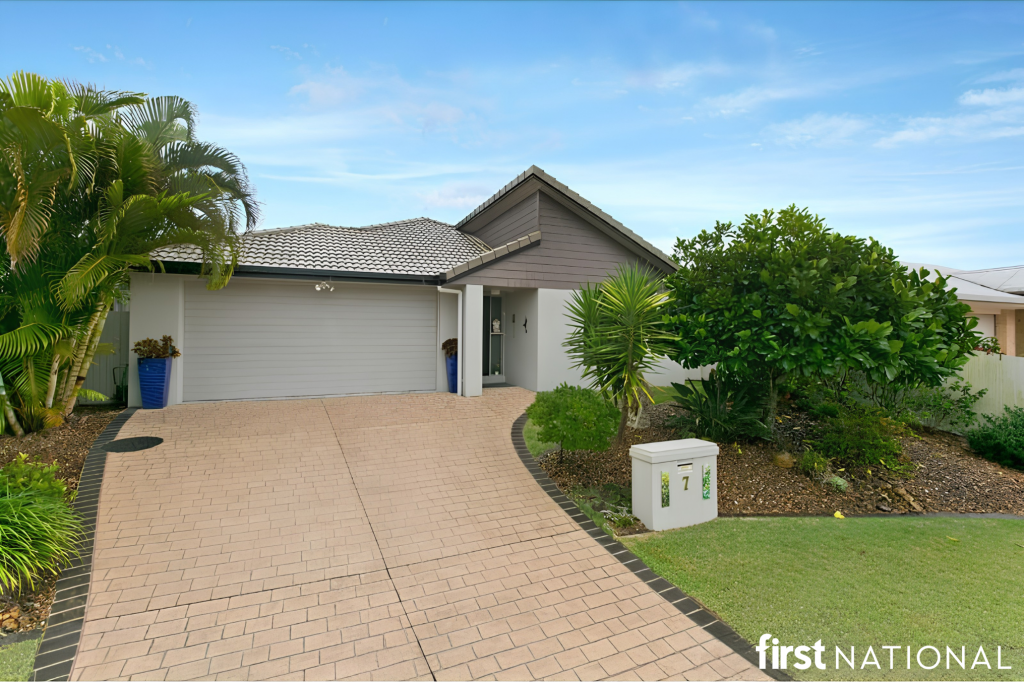 7 Lamb Cl, Victoria Point, QLD 4165