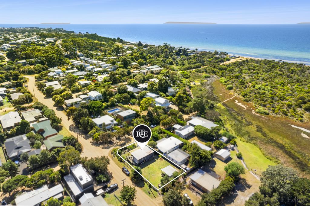 9 Swan Pde, St Leonards, VIC 3223