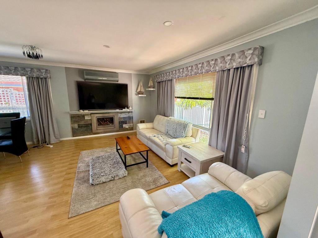 236 Bussell Hwy, West Busselton, WA 6280