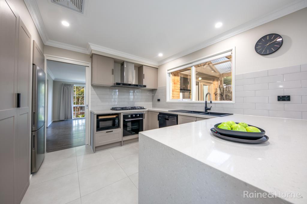 20 Lister Cres, Sunbury, VIC 3429