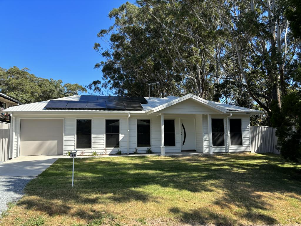 100 Jackson Rd, Russell Island, QLD 4184