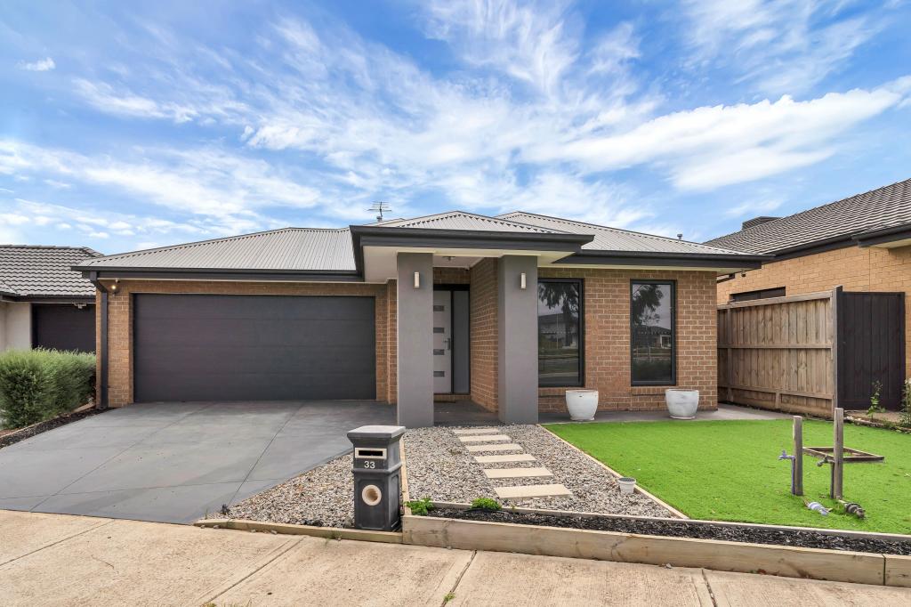 33 Winscombe Rd, Werribee, VIC 3030