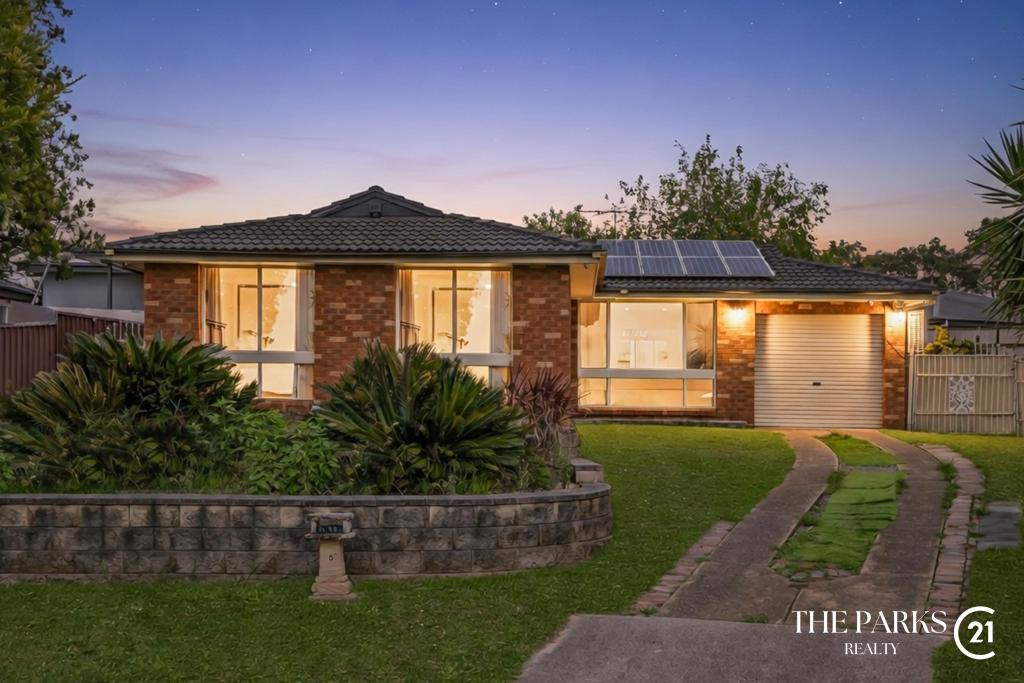 5 Seppelt Pl, Edensor Park, NSW 2176