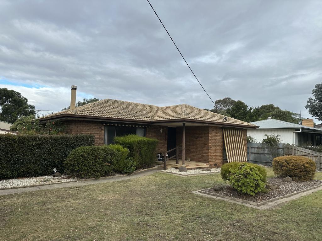 19 Racecourse Rd, Riddells Creek, VIC 3431