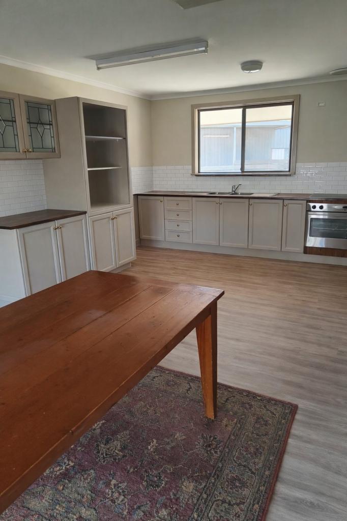 1 Moonah St, Leigh Creek, SA 5731