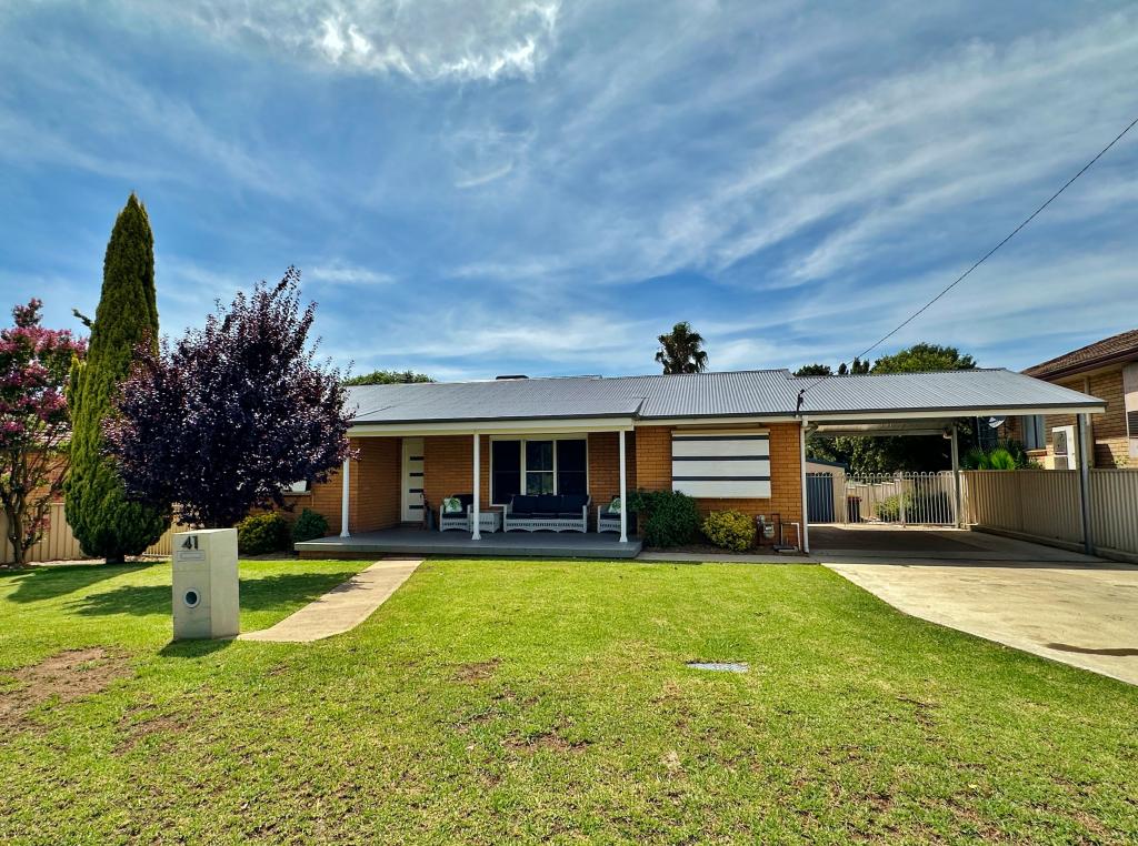 41 Fontenoy St, Young, NSW 2594