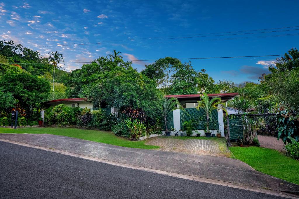 6-8 Sun St, Brinsmead, QLD 4870