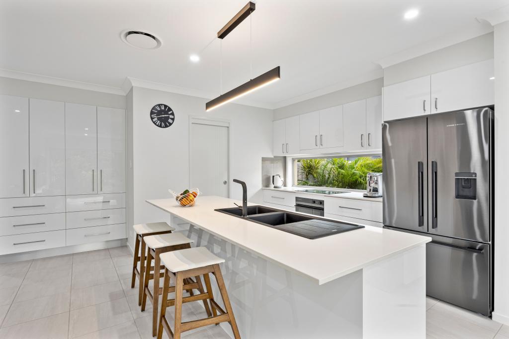 14 Agnes Pl, Bli Bli, QLD 4560