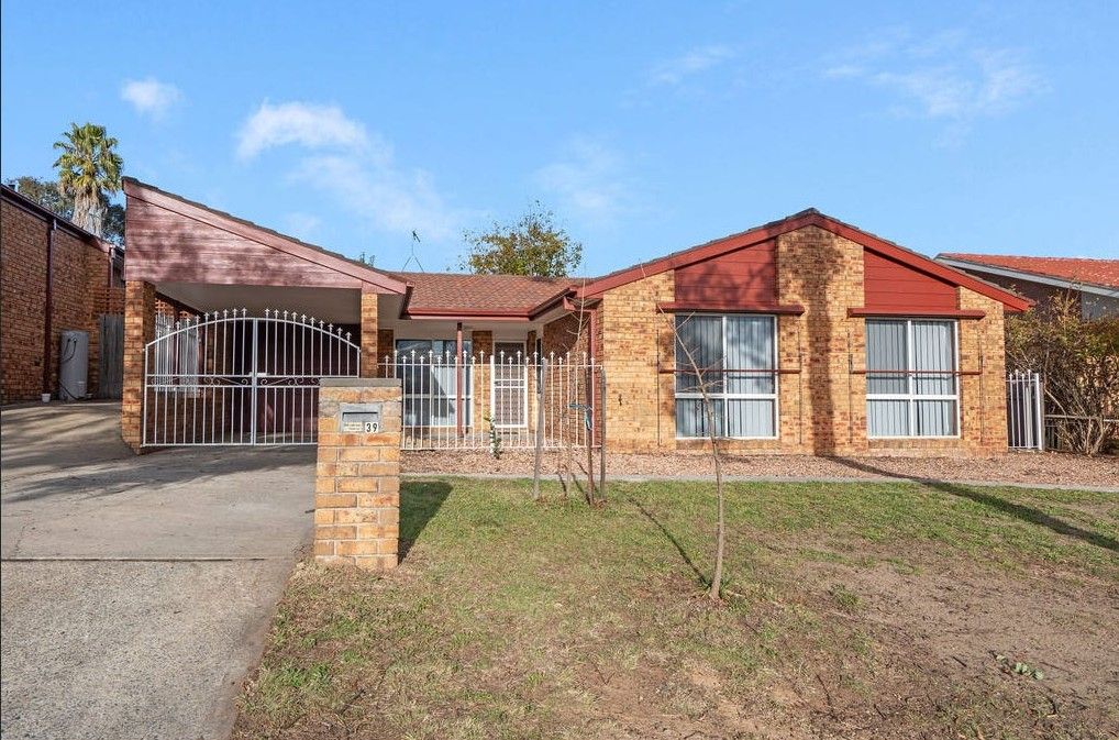 39 Kingscote Cres, Bonython, ACT 2905