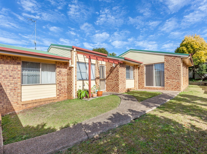 2/7 Creedon Dr, Kearneys Spring, QLD 4350