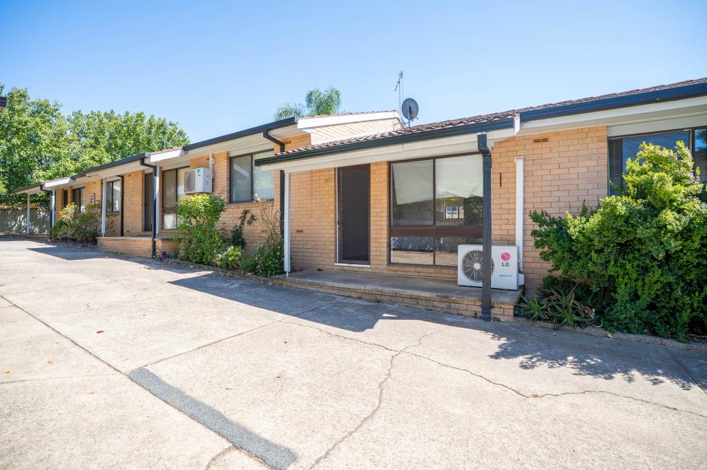 2/18 Edney St, Kooringal, NSW 2650