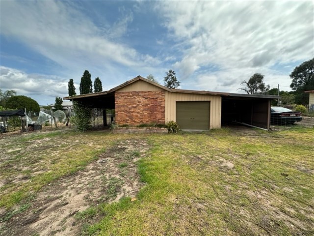 4 Curr Rd, Ballandean, QLD 4382