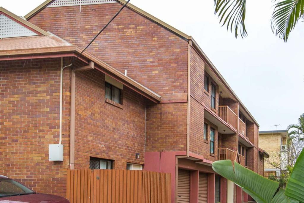 4/16 HOLLAND ST, TOOWONG, QLD 4066
