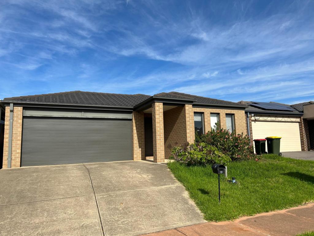 19 Fairbridge Rd, Point Cook, VIC 3030