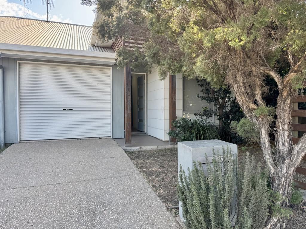 2/2 Kingfisher St, Moranbah, QLD 4744