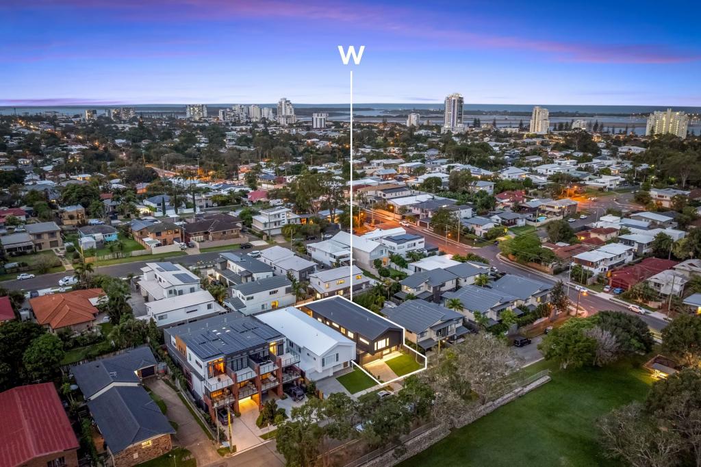 5a Chirn Cres, Labrador, QLD 4215