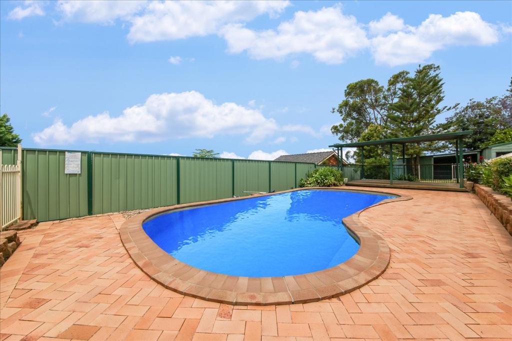 4 STRUAN ST, TAHMOOR, NSW 2573