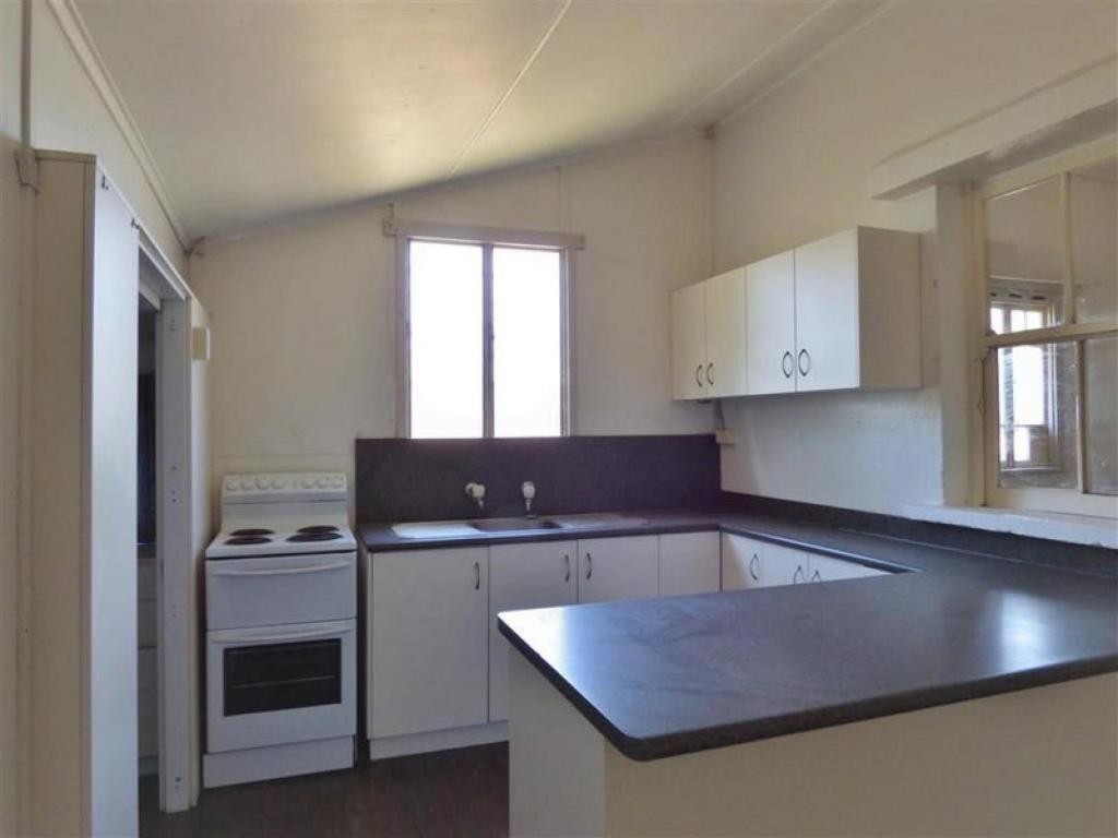18 Blair St, Proserpine, QLD 4800