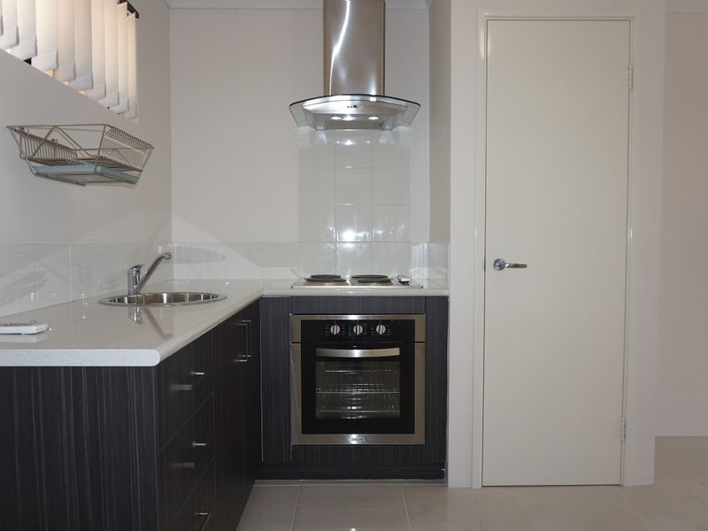 11/6 Strelitzia Ave, Forrestfield, WA 6058