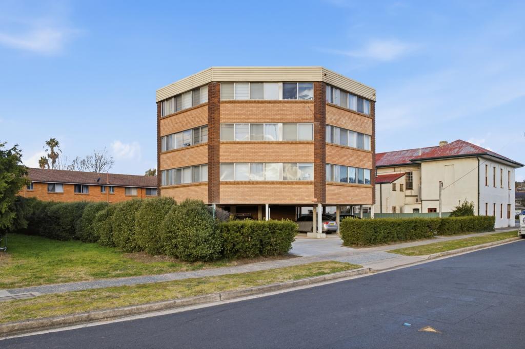 11/18 TRINCULO PL, QUEANBEYAN EAST, NSW 2620