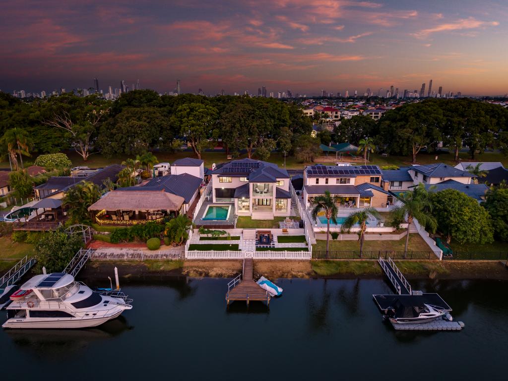 20 Coolong Cres, Carrara, QLD 4211