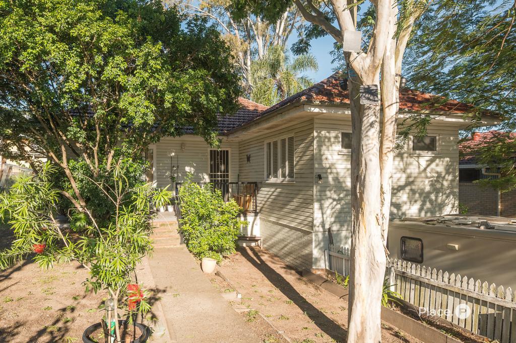 19 MARTHA ST, CAMP HILL, QLD 4152