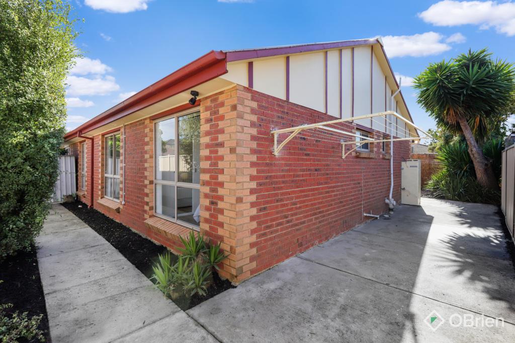 2/4 TELFORD CT, SUNSHINE NORTH, VIC 3020