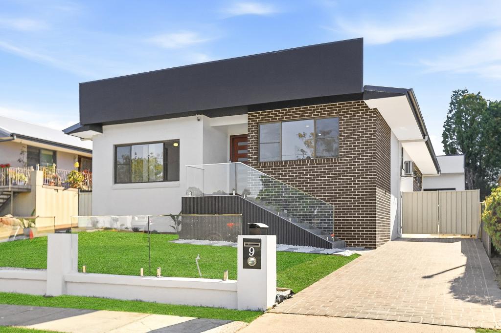 9 & 9a Arnett St, Pendle Hill, NSW 2145