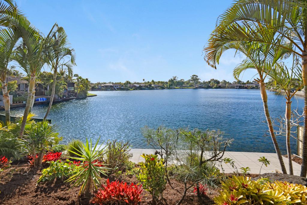 1/49 KANGAROO AVE, COOMBABAH, QLD 4216