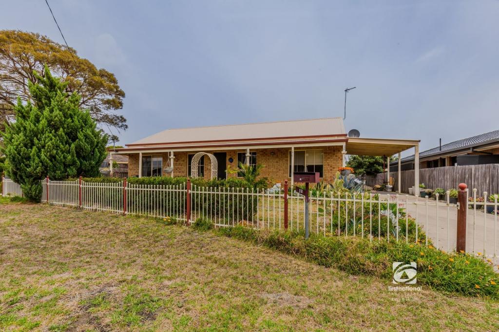 12 LARA CL, PAYNESVILLE, VIC 3880