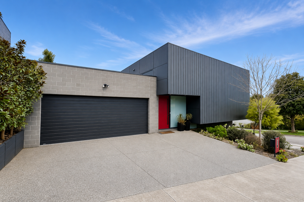 2 Meltham Ave, Highton, VIC 3216