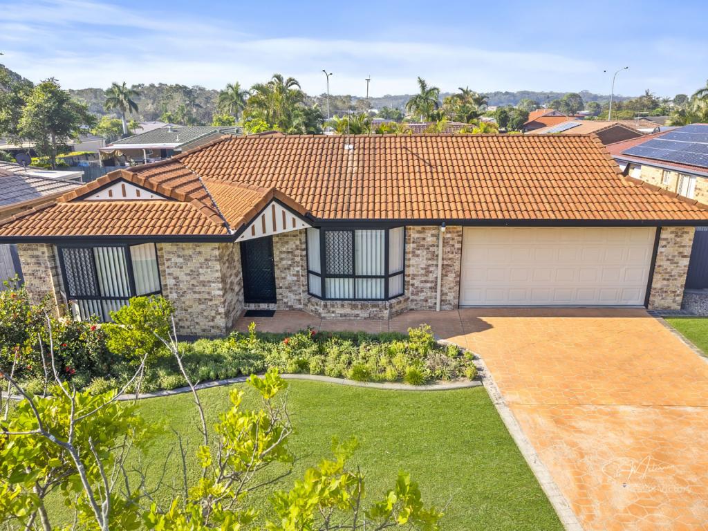 11 Smout Ct, Sandstone Point, QLD 4511