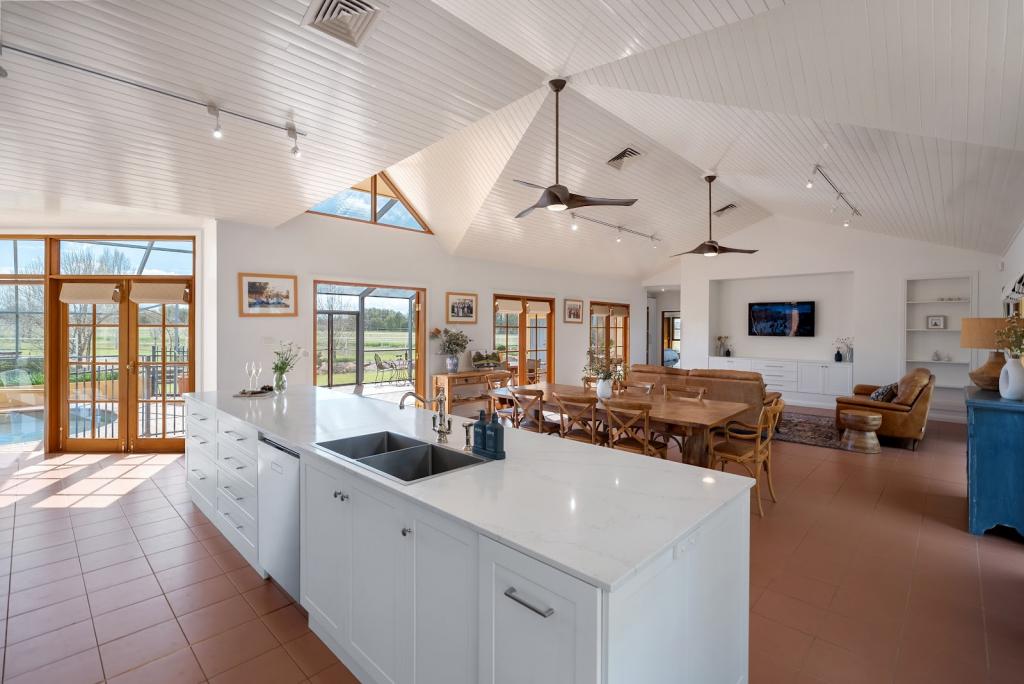216 Boorga Rd, Lake Wyangan, NSW 2680