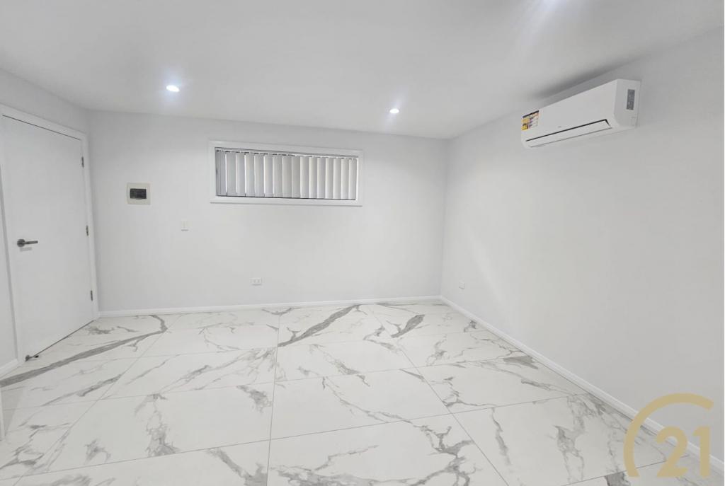 30b Dan St, Campbelltown, NSW 2560