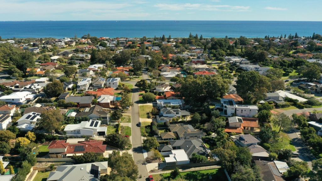10 Langdale St, Wembley Downs, WA 6019