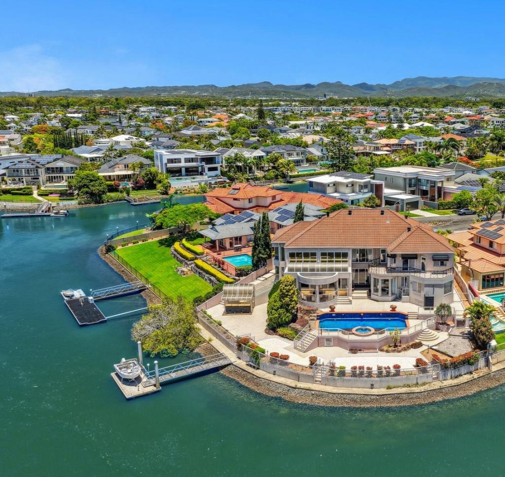 38a Kincardine Dr, Benowa, QLD 4217