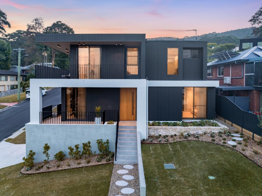 10 Robinsville Cres, Thirroul, NSW 2515