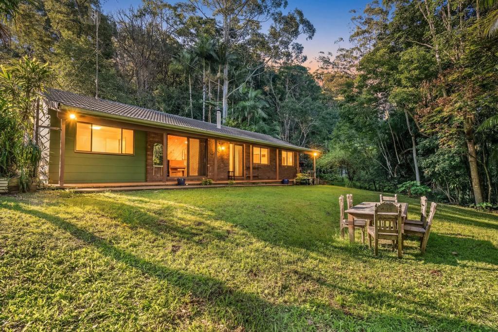 8 DENBOS CRES, EAST LISMORE, NSW 2480
