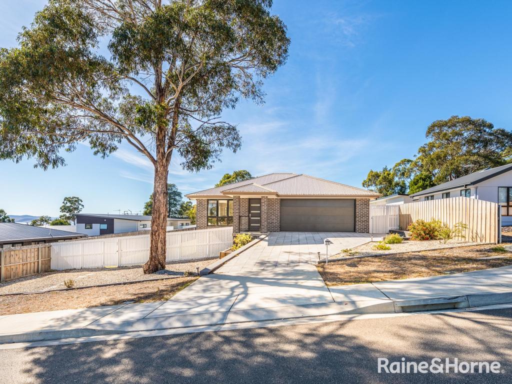 27 Lomandra Dr, Blackmans Bay, TAS 7052