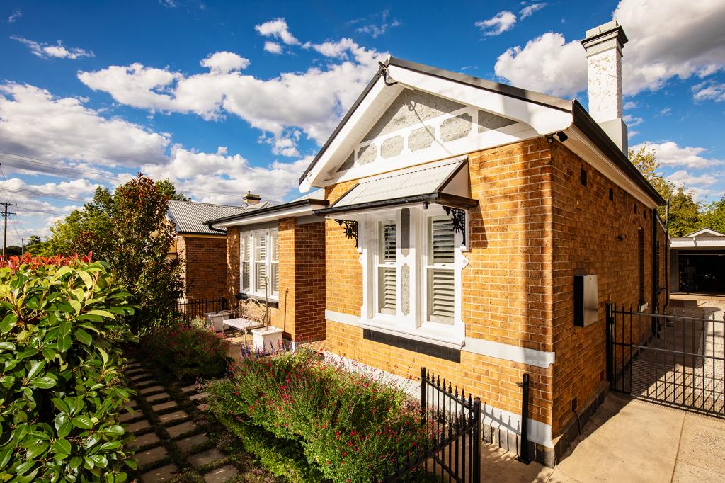 106 Clinton St, Orange, NSW 2800