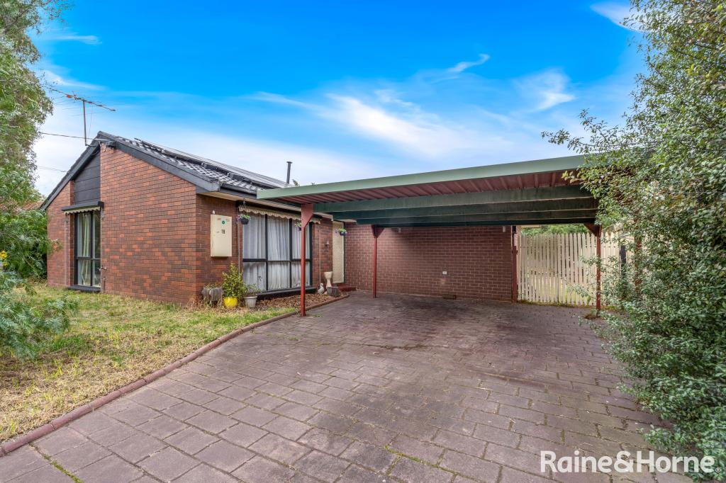 18 Deakin St, Sunbury, VIC 3429