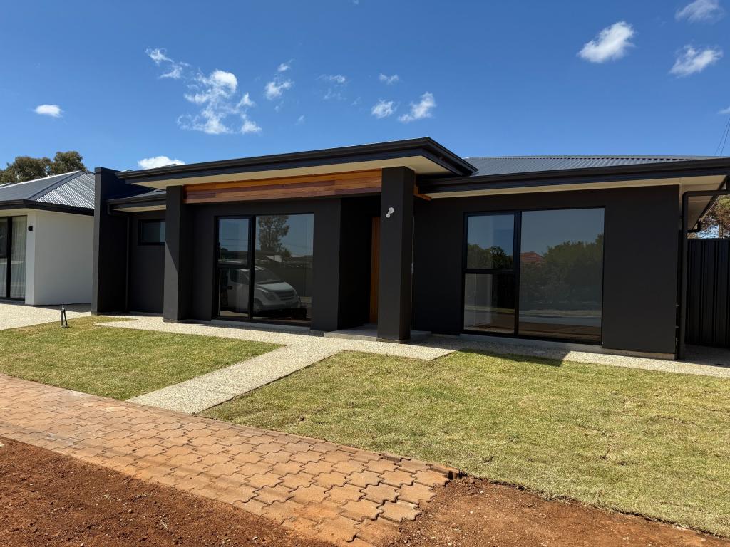 12 KARL ST, BRAHMA LODGE, SA 5109