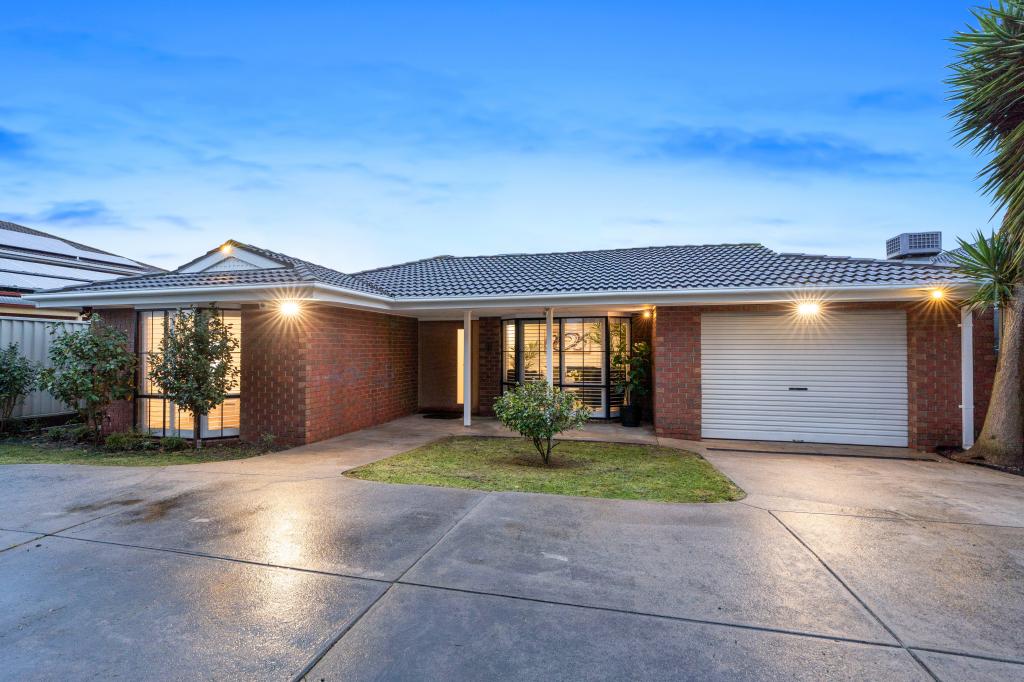 30 DILLWYNIA PL, MEADOW HEIGHTS, VIC 3048