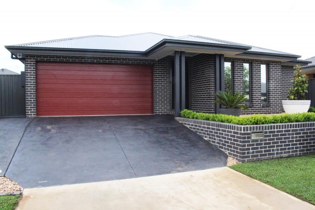 17 Beckham St, Spring Farm, NSW 2570